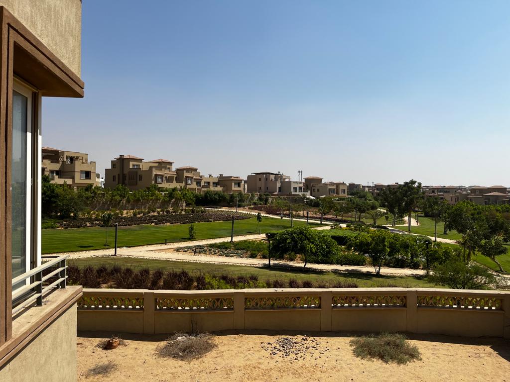 Villa in New Cairo, Palm Hills Katameya for Resale- Ready to Deliver